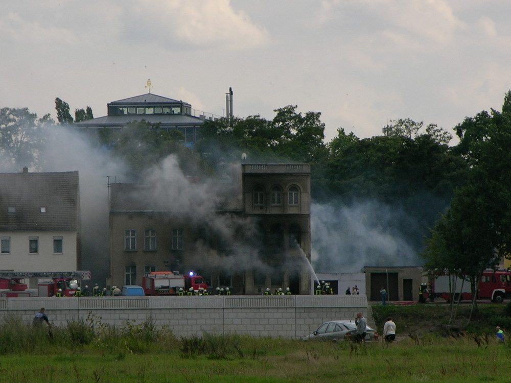 Gas - Explosion an der Elbe in Schönebeck am 09.08.2005