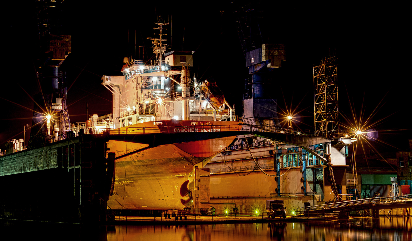 Gaschem Bergen im Dock