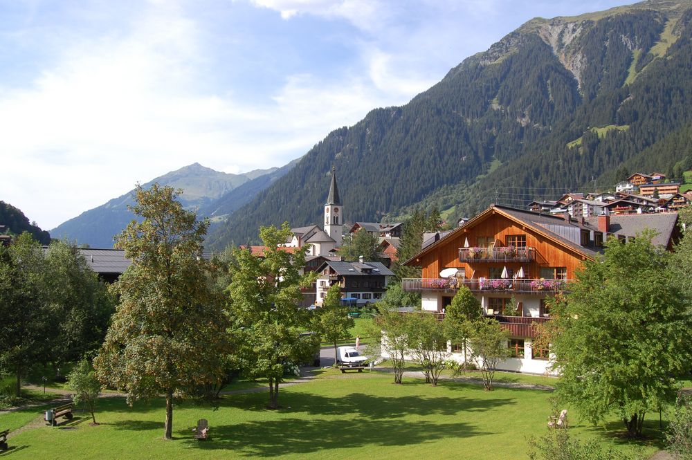 Gaschurn – Blick von der Kapelle "Maria Schnee", August 2009