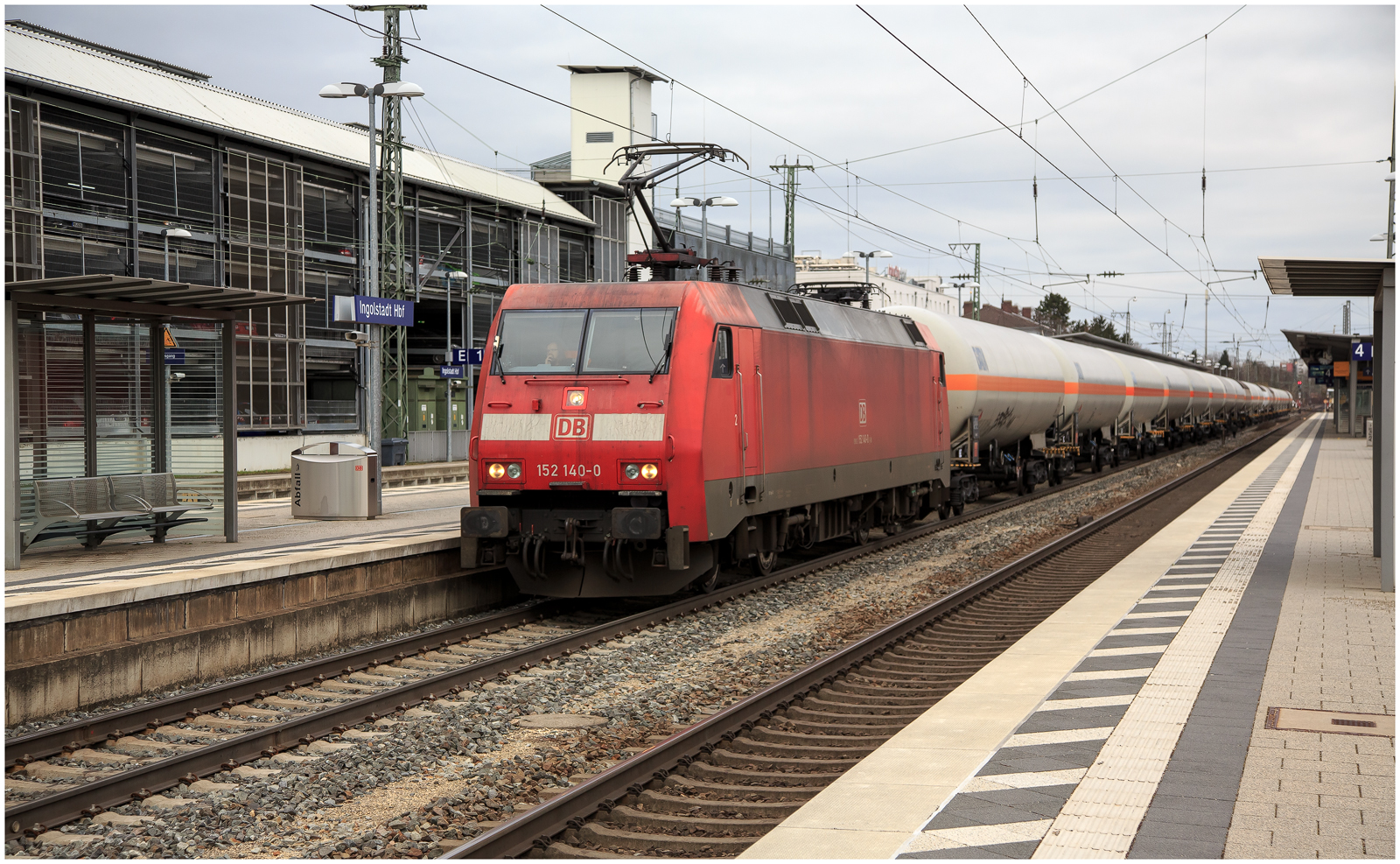 Gaskesselwagen  im Hauptbahnhof