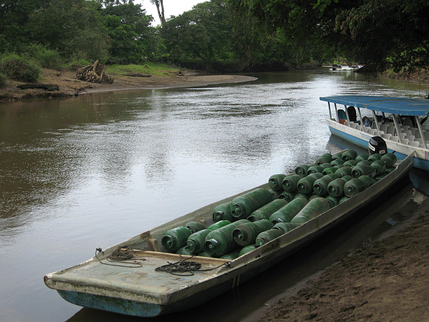 Gaslieferung für Tortuguero