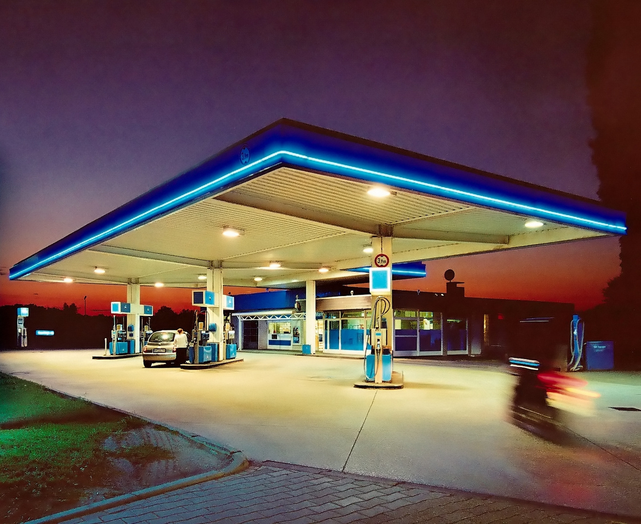 [Gasoline Station 1]