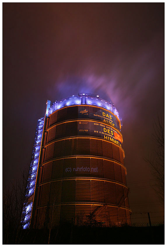 Gasometer brennt