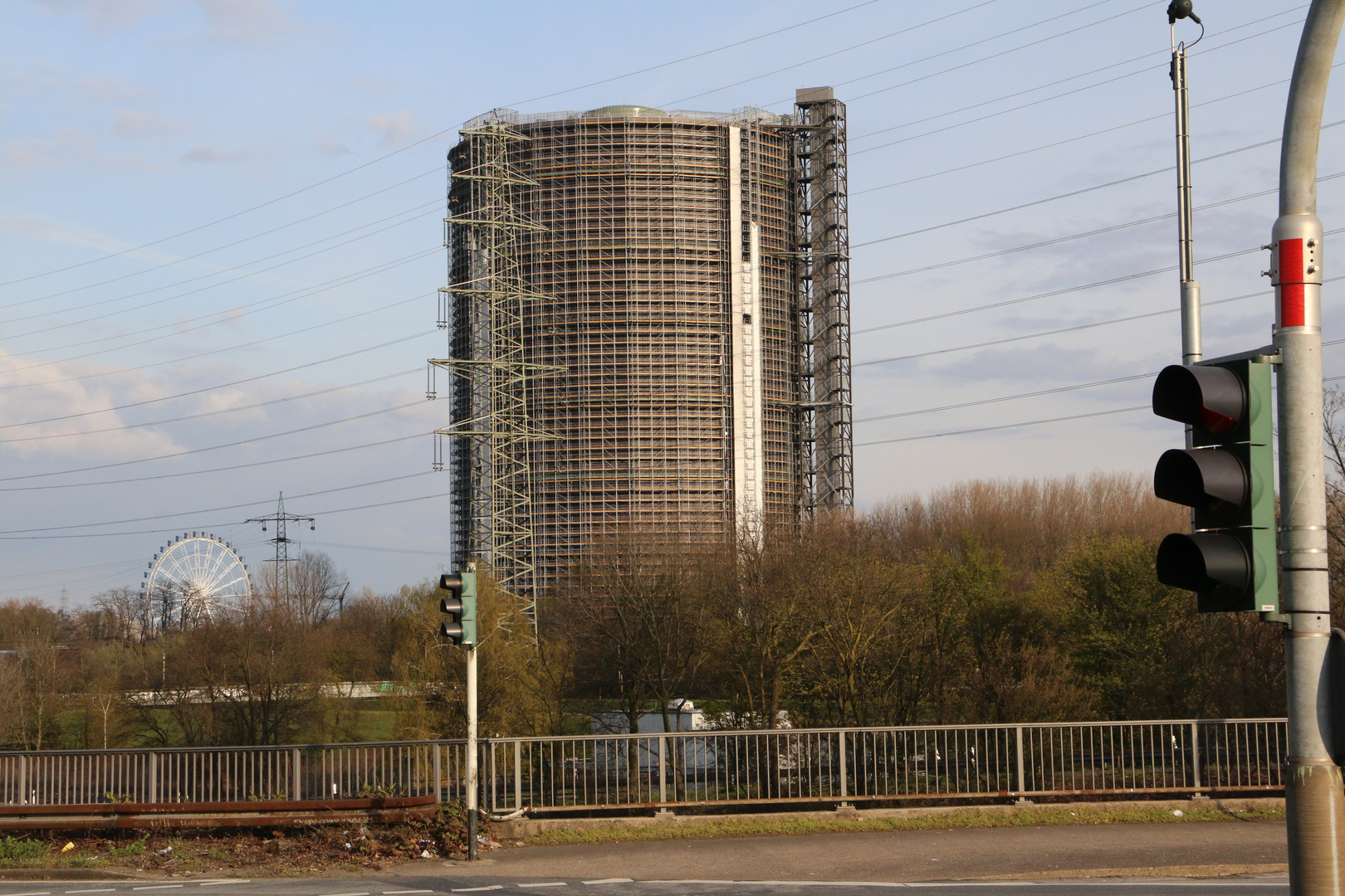 Gasometer, eingerüstet