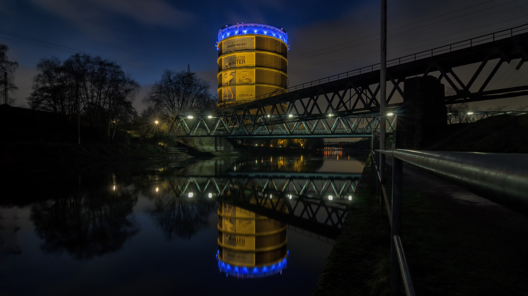 Gasometer Oberhausen..... Foto & Bild nacht, architektur, nrw Bilder