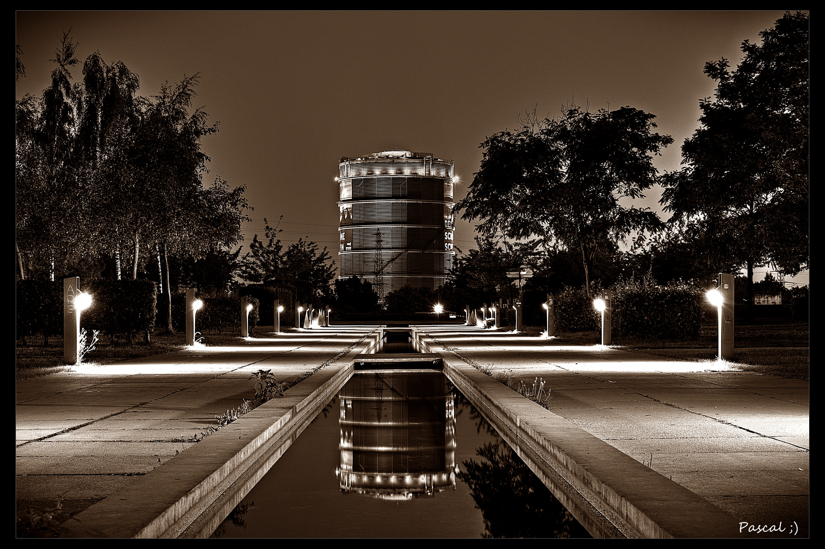 Gasometer Oberhausen -Sepia