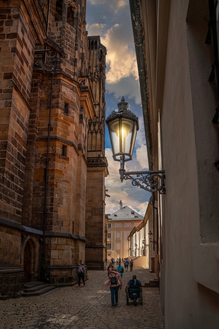 Gasse am Veitsdom in Prag