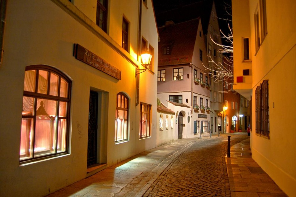 Gasse bei Nacht