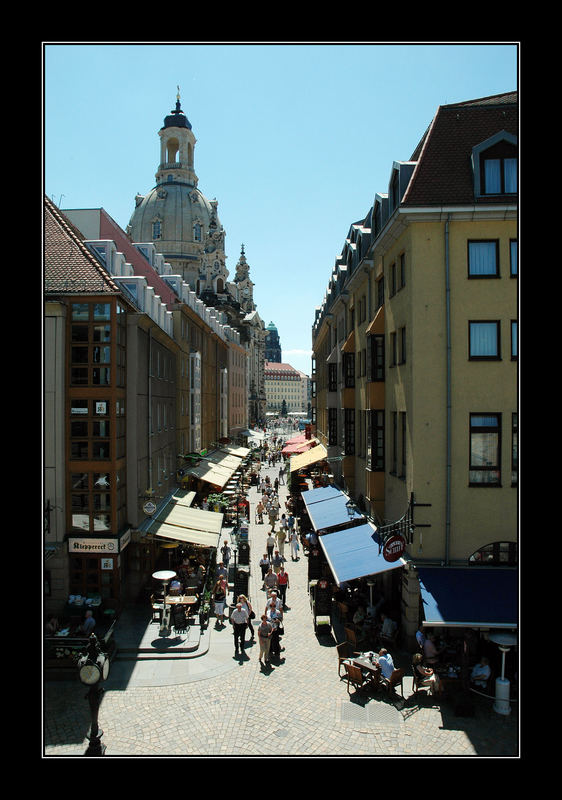 Gasse durch Dresden