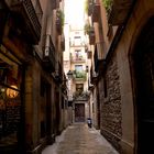 Gasse in Barcelona / street in Barcelona