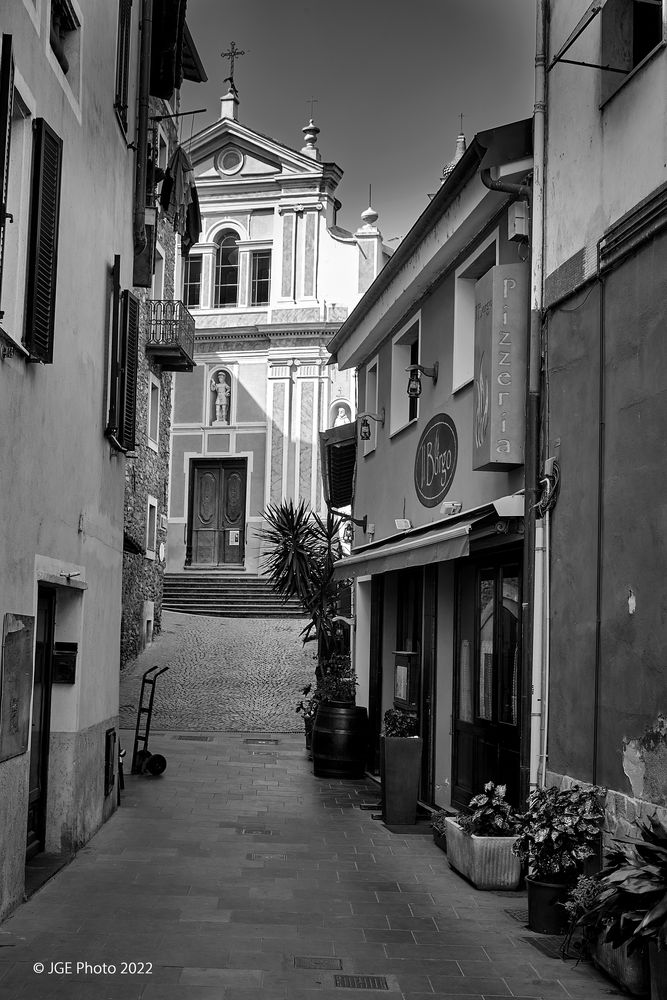 Gasse in Dolceaqua in SW