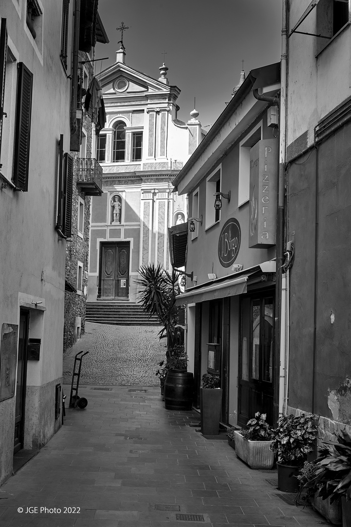 Gasse in Dolceaqua in SW