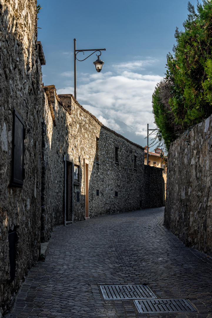 Gasse in Limone 