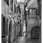 Gasse in Riquewihr bei Regen