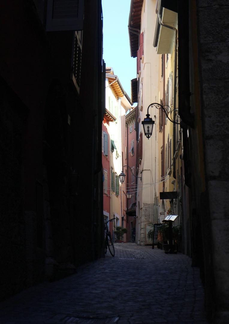 Gasse in Riva (Gardasee)