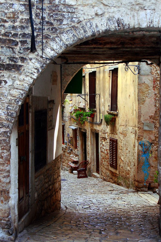 Gasse in Rovinj, Kroatien