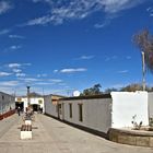 Gasse in San Pedro de Atacama ... wie kommt der Fleck rechts auf die Mauer  ?