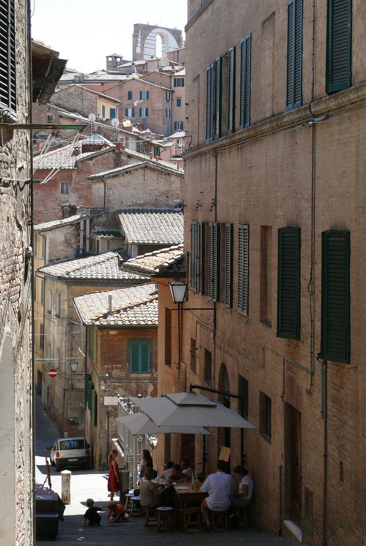 Gasse in Siena (Toskana)