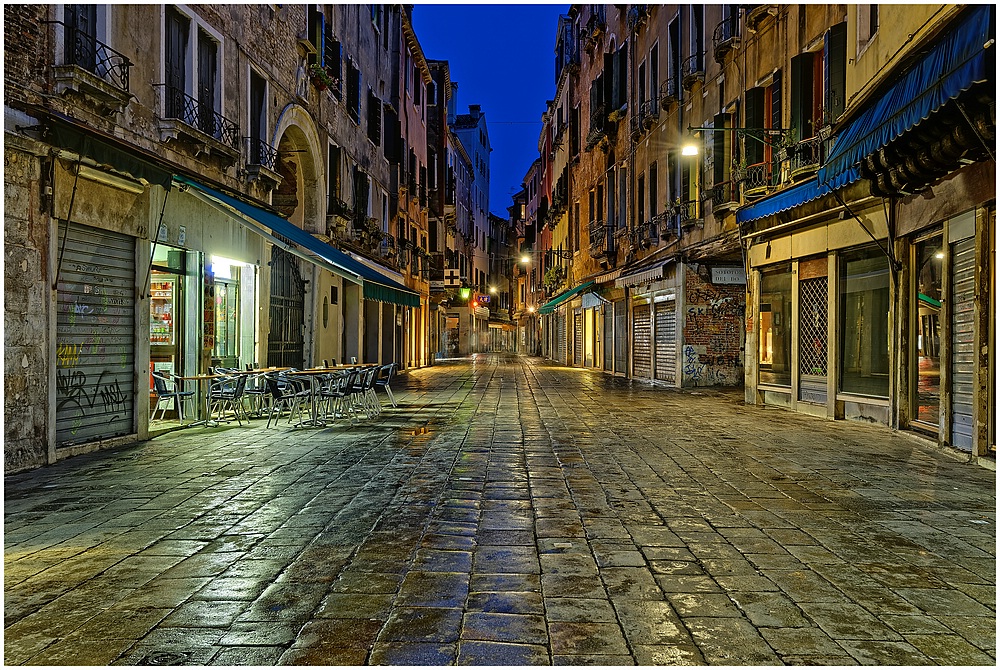 Gasse in Venedig