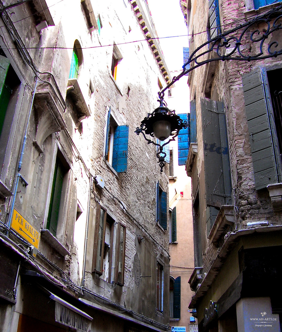 Gasse in Venedig (Italien)