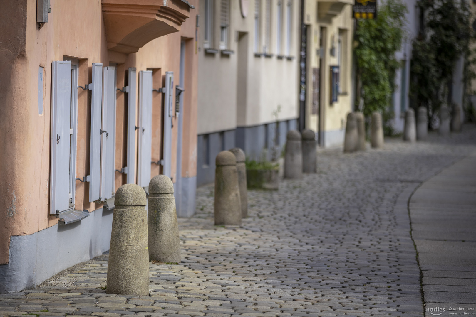 Gasse mit Kopfsteinpflaster