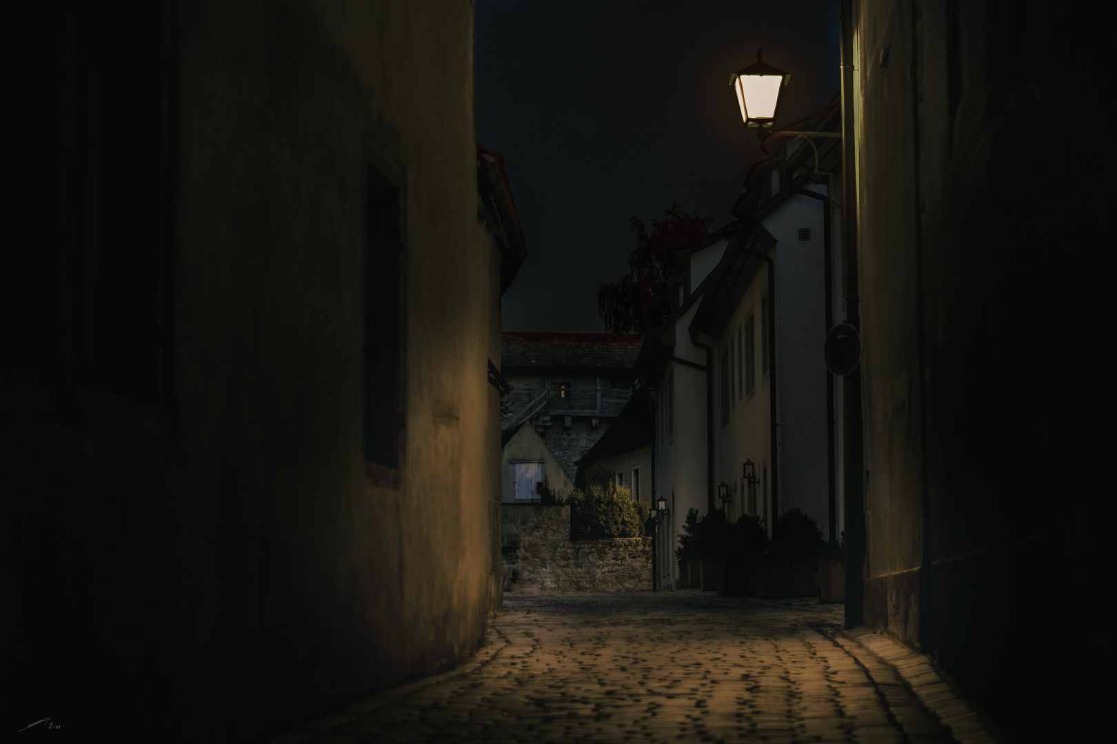 Gasse mit Lampe