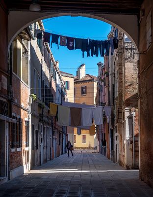 Gasse mit Wäsche, Venedig 