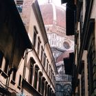 Gassenblick auf den Dom von Florenz