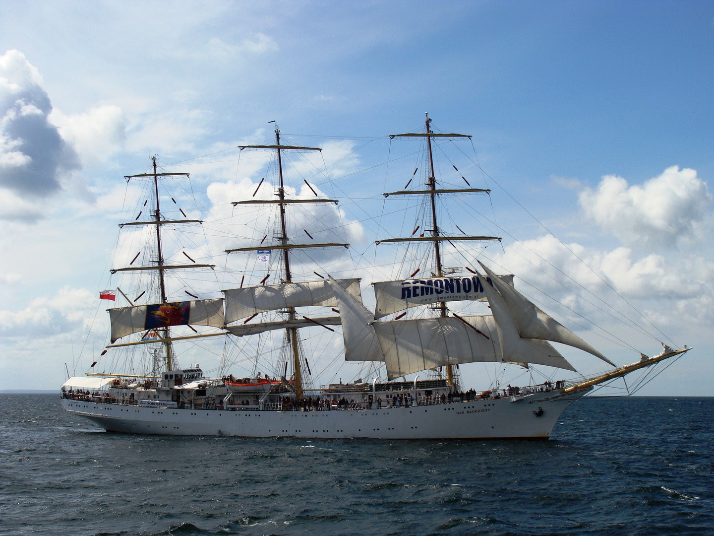 Gast der Hanse Sail Rostock 2013 - das polnische Segelschiff "Dar Mlodziezy"