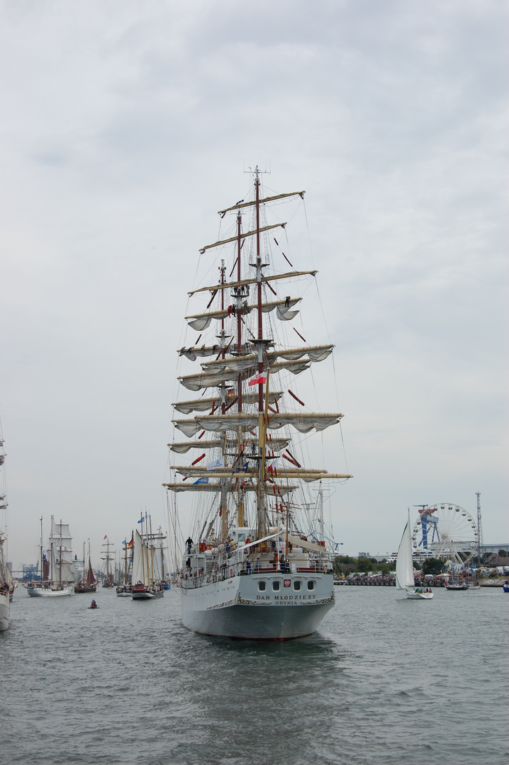 Gast der Hanse Sail Rostock - die polnische "Dar Mlodziezy"