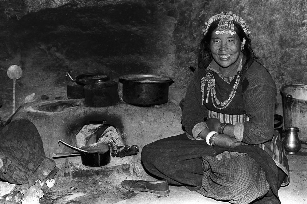 Gastgeberin und Köchin in der Annapurna Lodge, Khingar