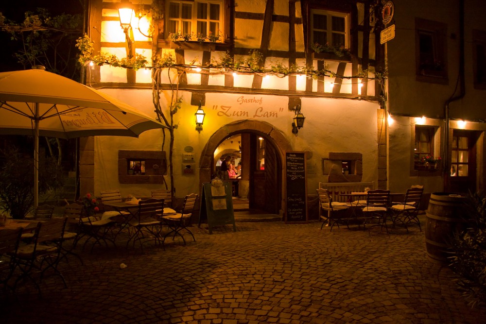 Gastlichkeit  in Gleiszellen bei Nacht -die Pfalz!