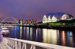 Gateshead Millenium Bridge at night