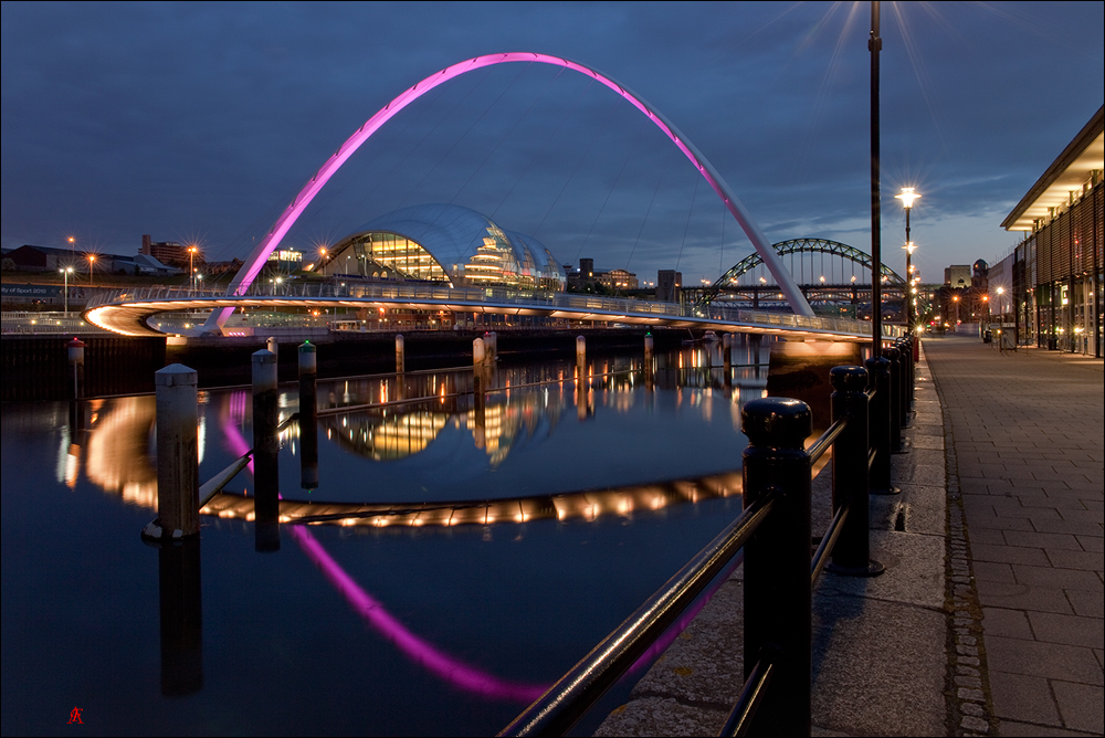 - Gateshead Millennium Bridge -