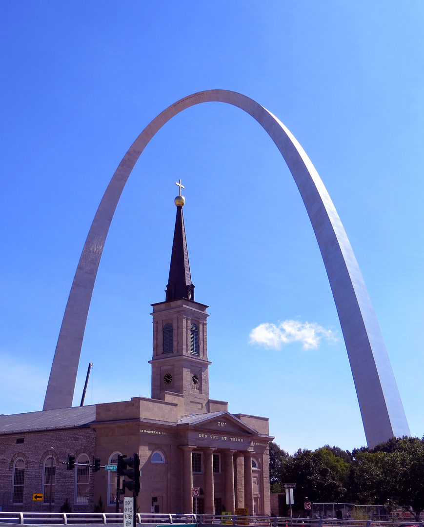  Gateway Arch