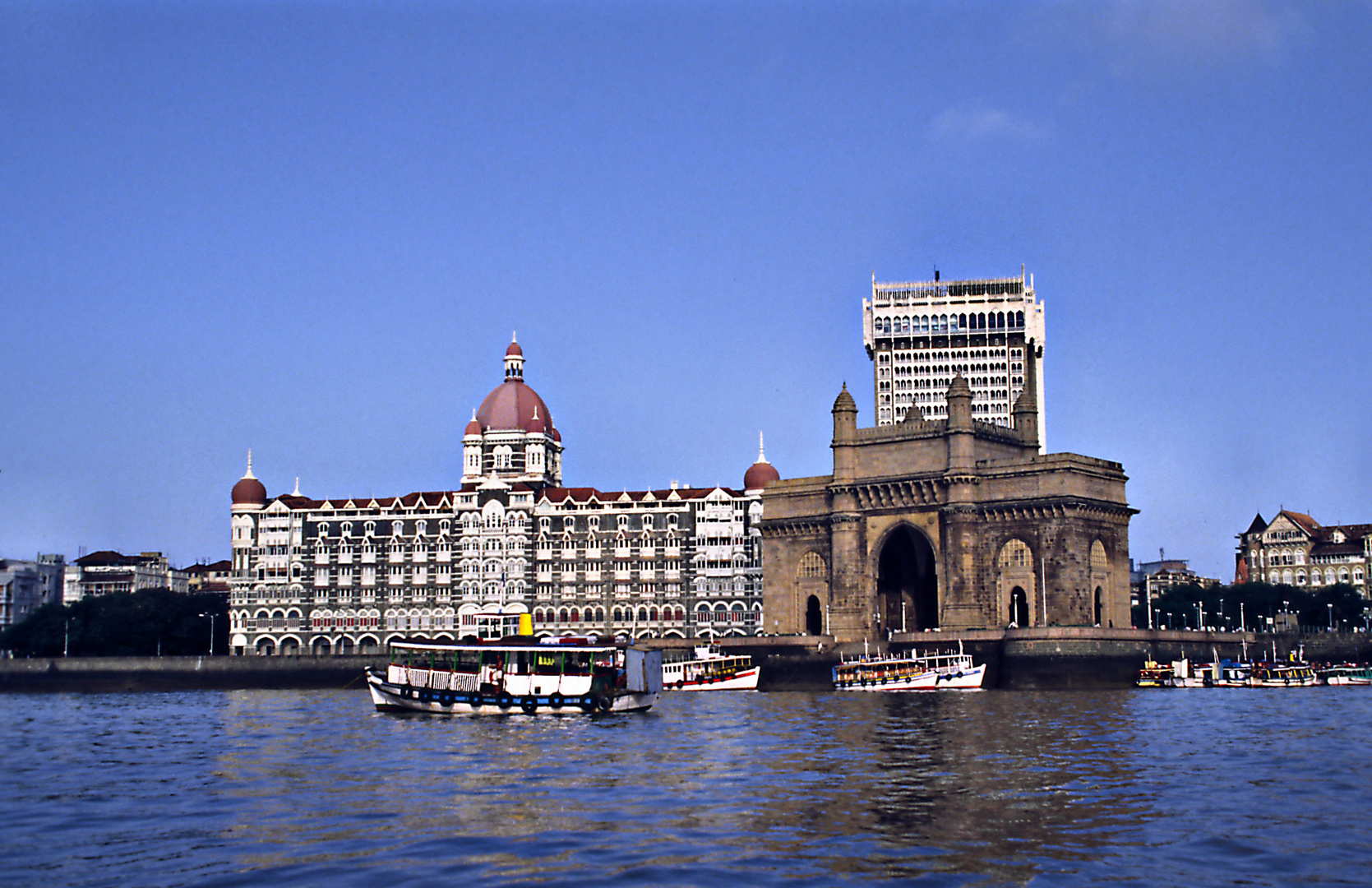 Gateway to India 02 