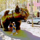 Gato monumental, escultura, en la Rambla del Raval. Barcelona