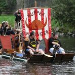 Gaudi auf der Wupper (2) / Die Wupper-Wikinger