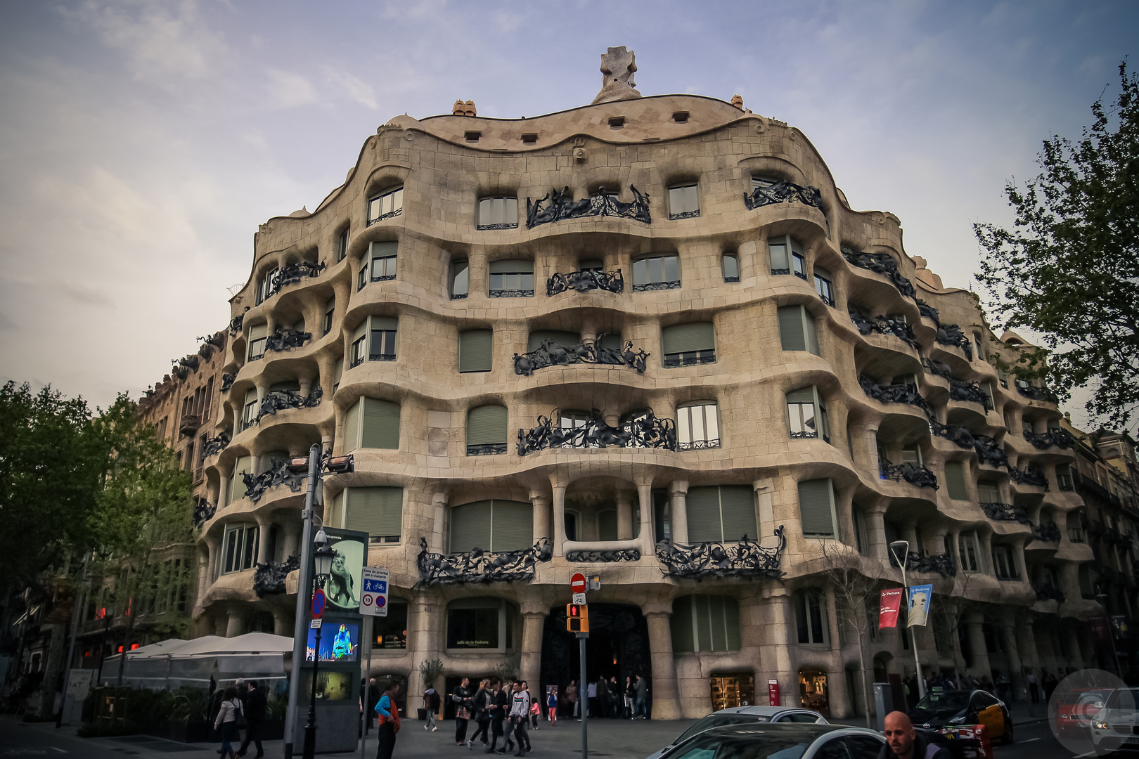 Gaudi Haus in Barcelona Foto & Bild | europe, spain ...