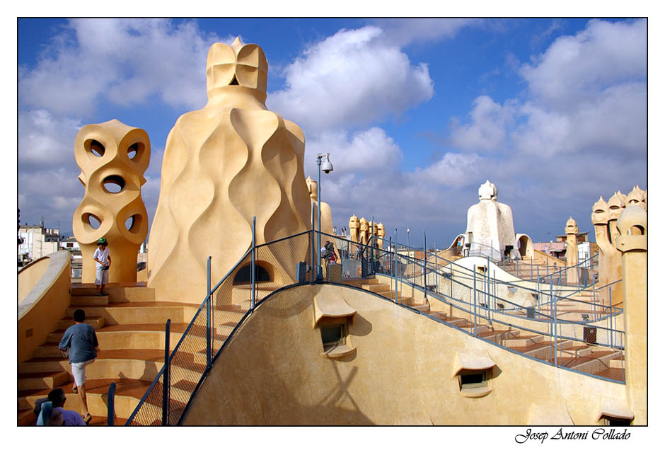 Gaudí III