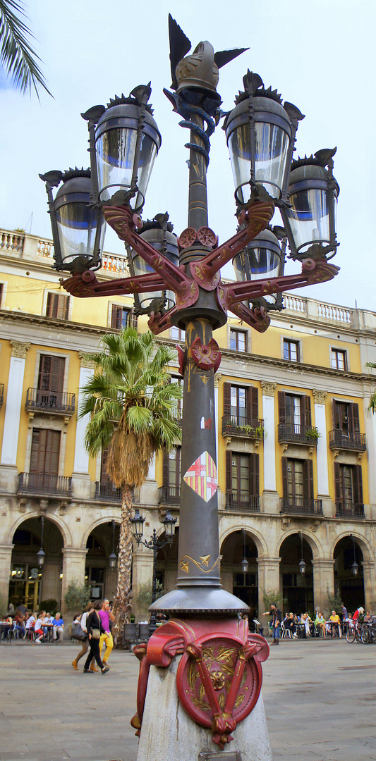 Gaudi`s Laterne