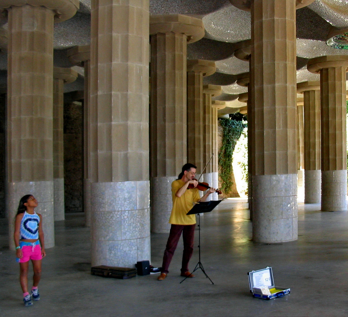 Gaudí's Säulenhalle im Parque Güell