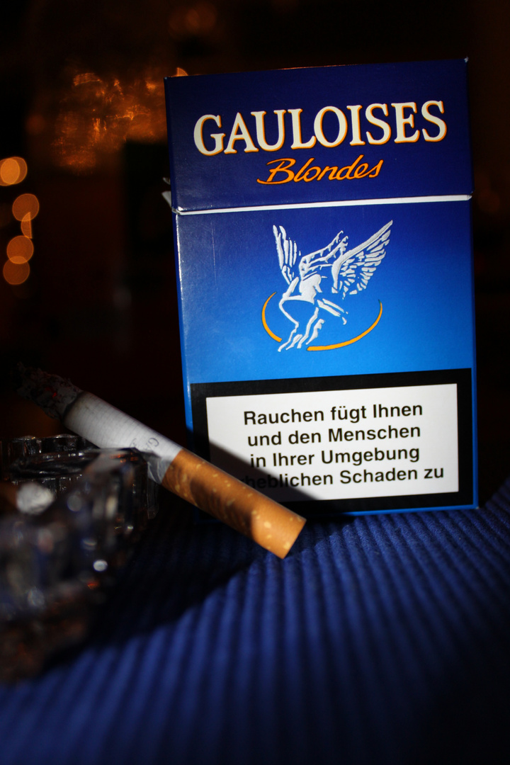 Gauloises blue label