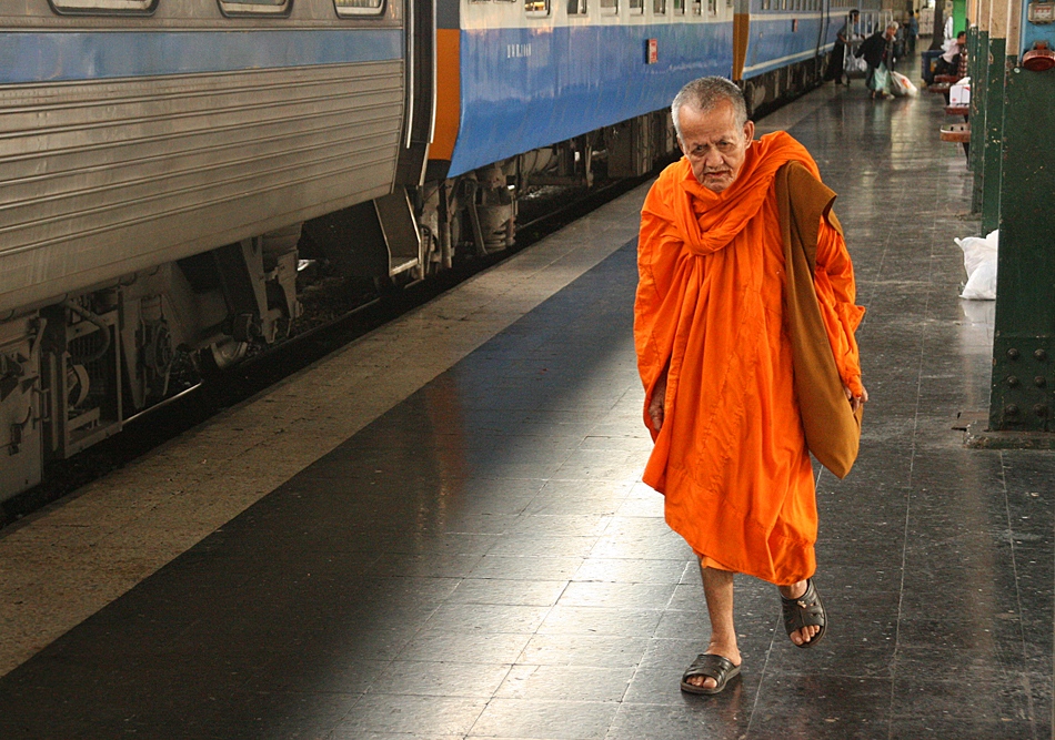 Gautama Buddha: "Leben heisst leiden und suffering noch dazu";-(