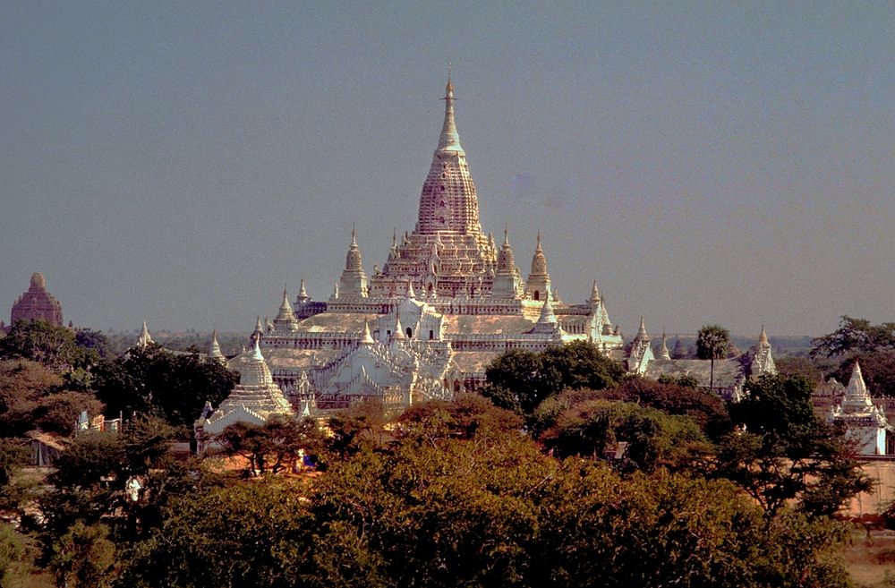 Gawdapalin Temple in Bagan