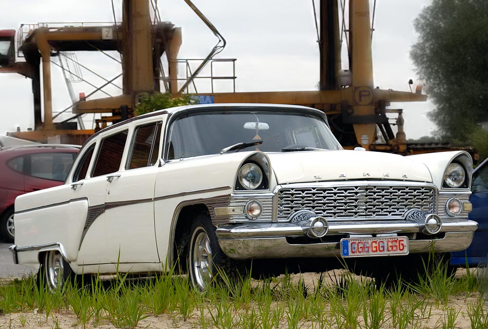 GAZ-13