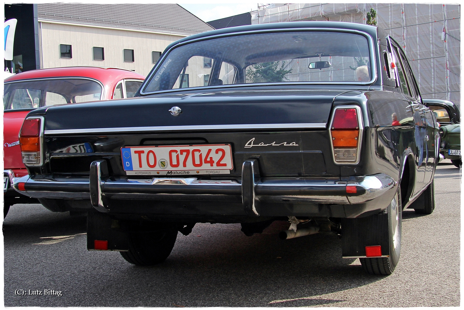 GAZ-24 Wolga mit Spiegelungen