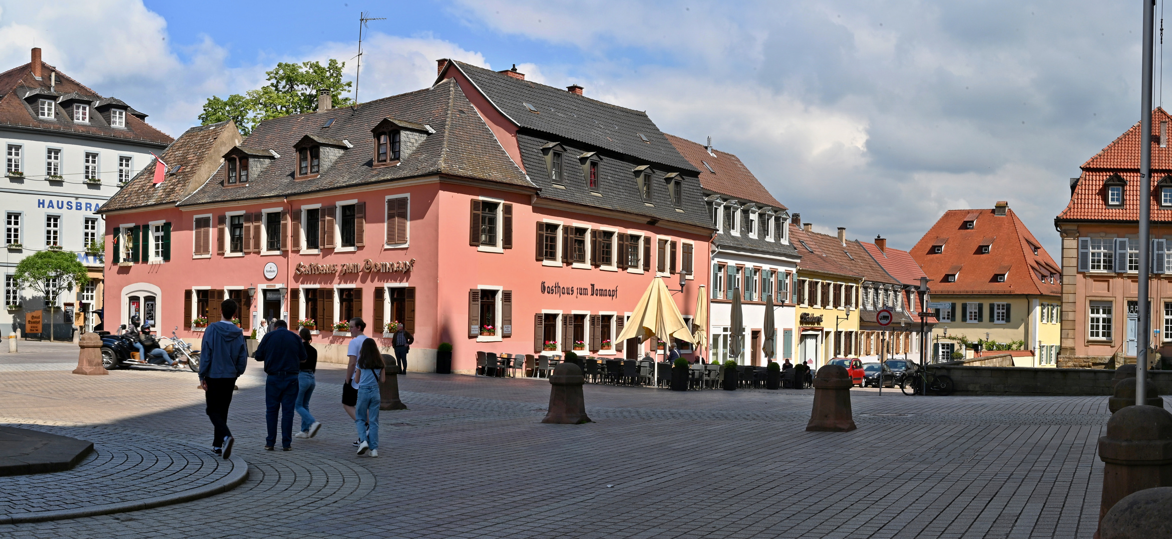 Gebäude am Domplatz in Speyer