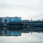 Gebäude am See