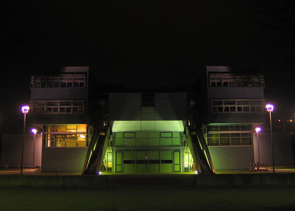 Gebäude bei Nacht